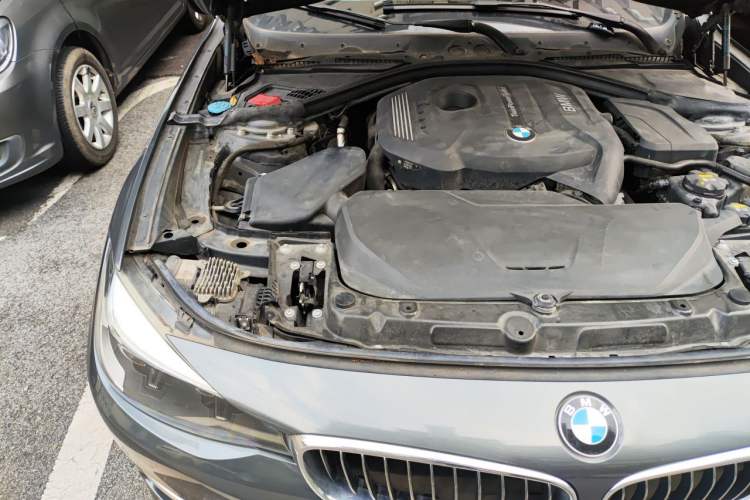 Used BMW 3 Series GT 2018 320i Luxury Design Package Engine Bay Right