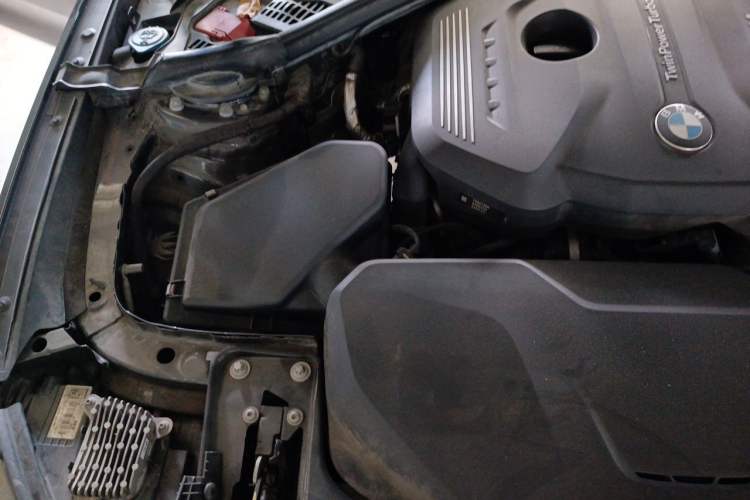 Used BMW 3 Series GT 2018 320i Sport Edition Engine Bay Right