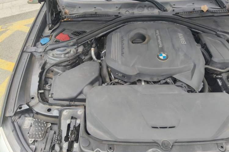 Used BMW 3 Series GT 2018 320i M Sport Edition Engine Bay Right