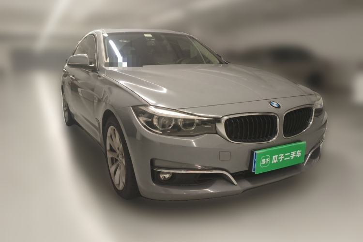 Used BMW 3 Series GT 2018 320i Sport Edition Front Right 45 Deg