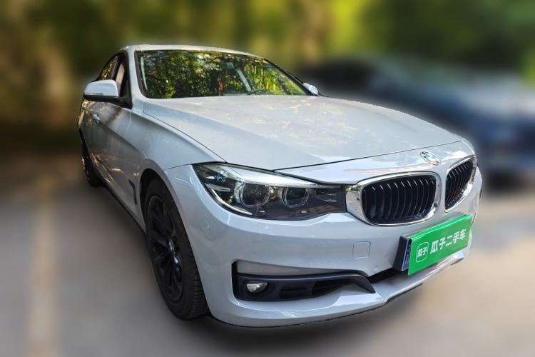 Used BMW 3 Series GT 2018 320i Sport Edition Front Right 45 Deg