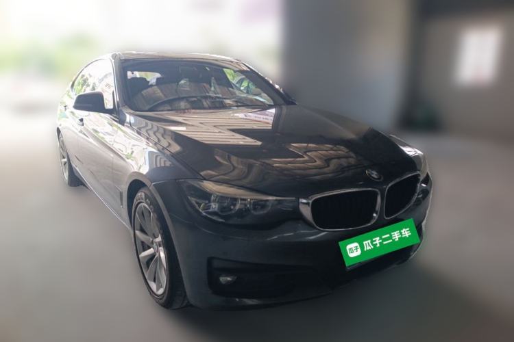 Used BMW 3 Series GT 2018 320i Sport Edition Front Right 45 Deg