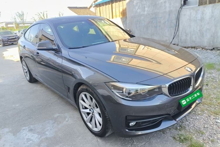 Used BMW 3 Series GT 2018 320i Sport Edition Front Right 45 Deg