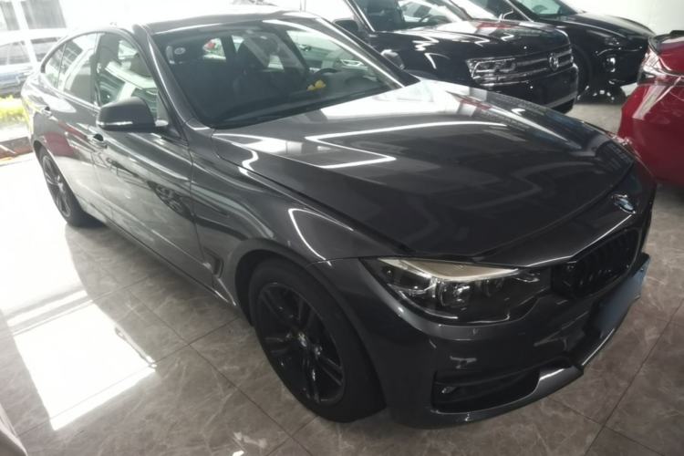 Used BMW 3 Series GT 2018 320i Sport Edition Front Right 45 Deg