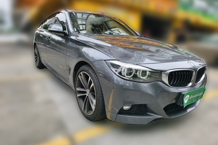 Used BMW 3 Series GT 2018 330i xDrive M Sport Edition Front Right 45 Deg