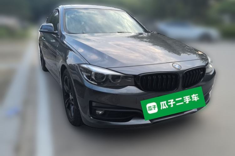 Used BMW 3 Series GT 2018 320i Sport Edition Front Right 45 Deg