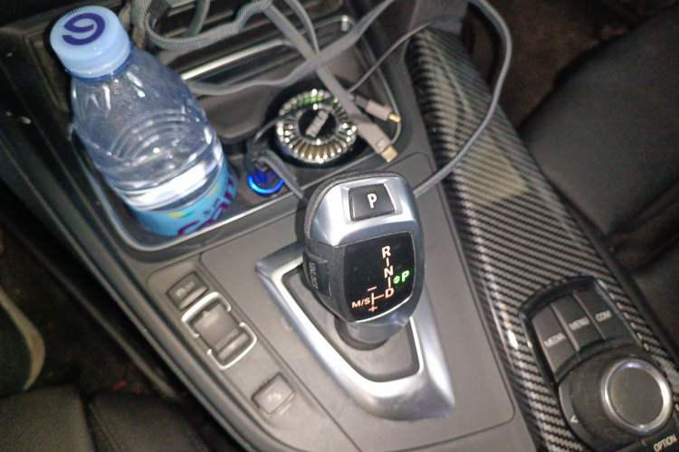 Used BMW 3 Series GT 2018 320i Sport Edition Gear Lever