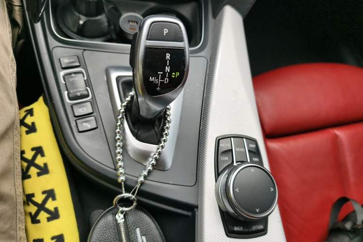 Used BMW 3 Series GT 2018 330i xDrive M Sport Edition Gear Lever