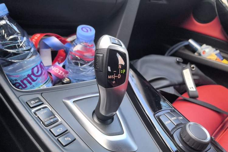 Used BMW 3 Series GT 2018 320i Sport Edition Gear Lever