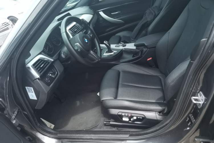 Used BMW 3 Series GT 2018 320i M Sport Edition Left Front Seat