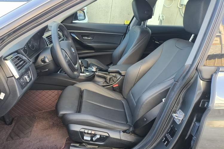Used BMW 3 Series GT 2018 320i Sport Edition Left Front Seat