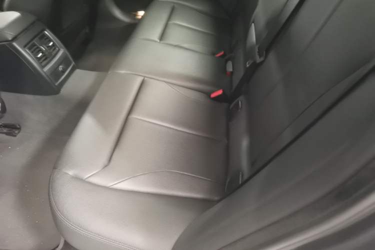 Used BMW 3 Series GT 2018 320i Sport Edition Left Rear Seat