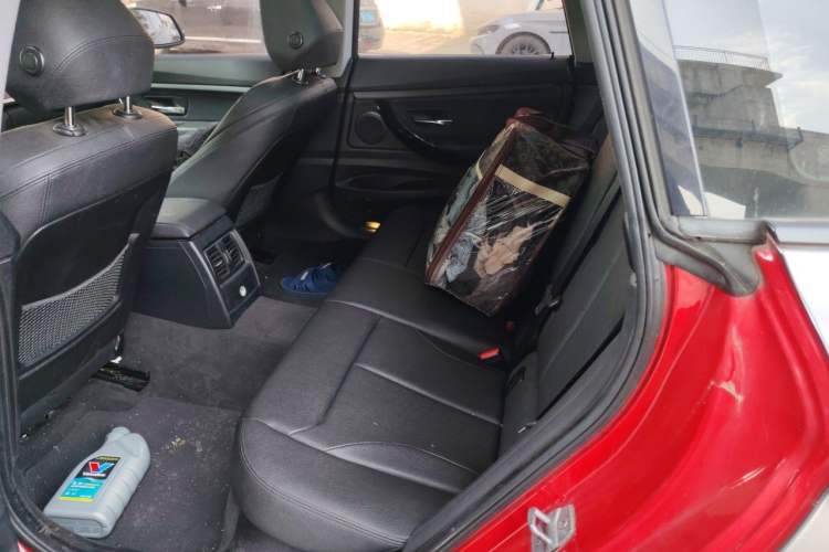 Used BMW 3 Series GT 2018 320i Sport Edition Left Rear Seat