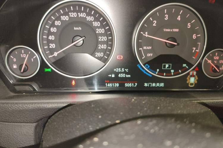 Used BMW 3 Series GT 2018 320i Sport Edition Odometer Close Up