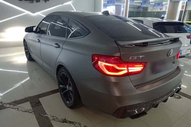 Used BMW 3 Series GT 2018 320i Sport Edition Rear Left 45 Deg