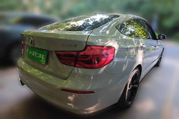 Used BMW 3 Series GT 2018 320i Sport Edition Rear Right 45 Deg