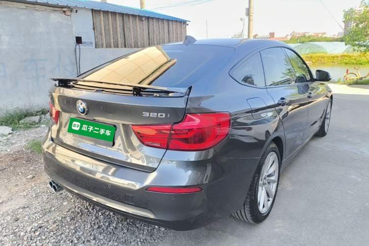 Used BMW 3 Series GT 2018 320i Sport Edition Rear Right 45 Deg