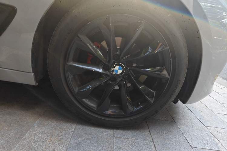 Used BMW 3 Series GT 2018 320i Sport Edition Right Front Wheel Hub