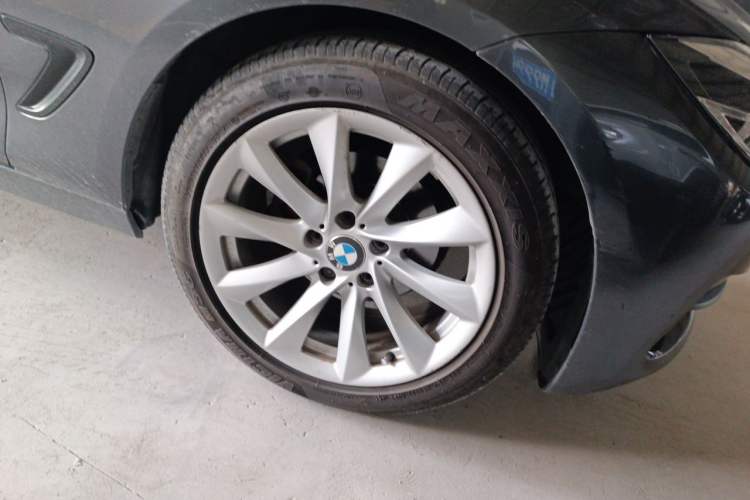 Used BMW 3 Series GT 2018 320i Sport Edition Right Front Wheel Hub