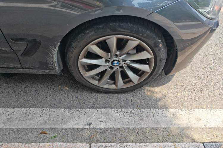 Used BMW 3 Series GT 2018 320i Sport Edition Right Front Wheel Hub