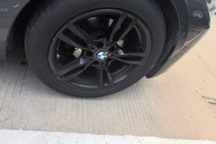 Used BMW 3 Series GT 2018 320i Sport Edition Right Front Wheel Hub
