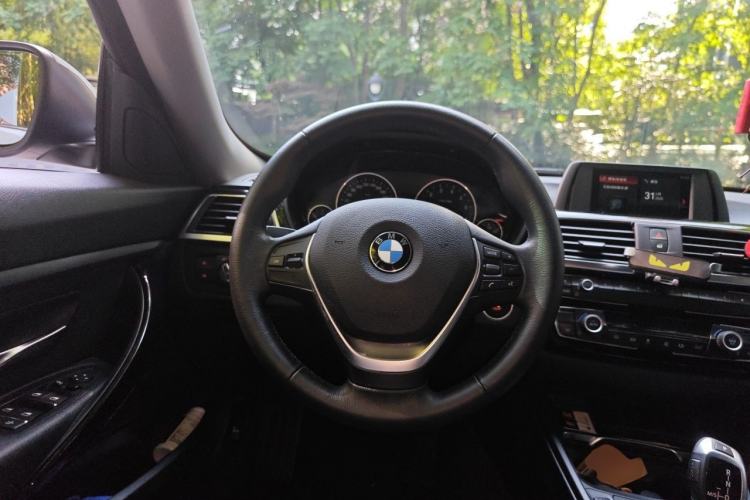 Used BMW 3 Series GT 2018 320i Sport Edition Steering Wheel