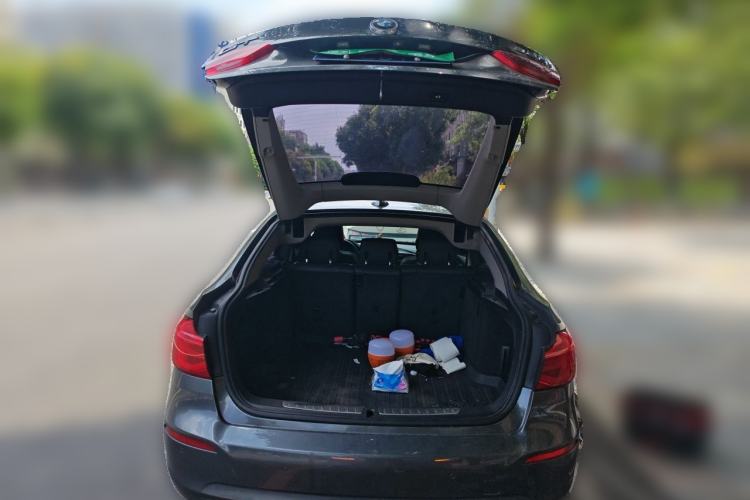 Used BMW 3 Series GT 2018 320i Sport Edition Trunk