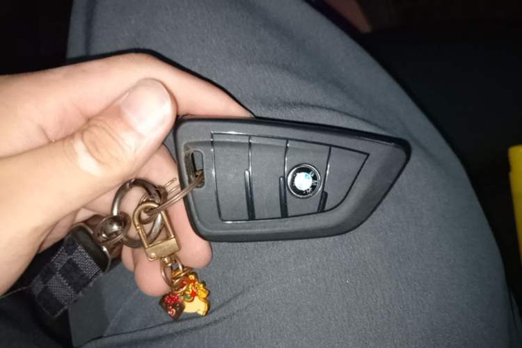 Used BMW 3 Series GT 2018 320i Sport Edition Vehicle Key