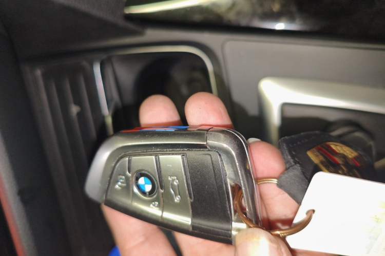 Used BMW 3 Series GT 2018 320i Sport Edition Vehicle Key