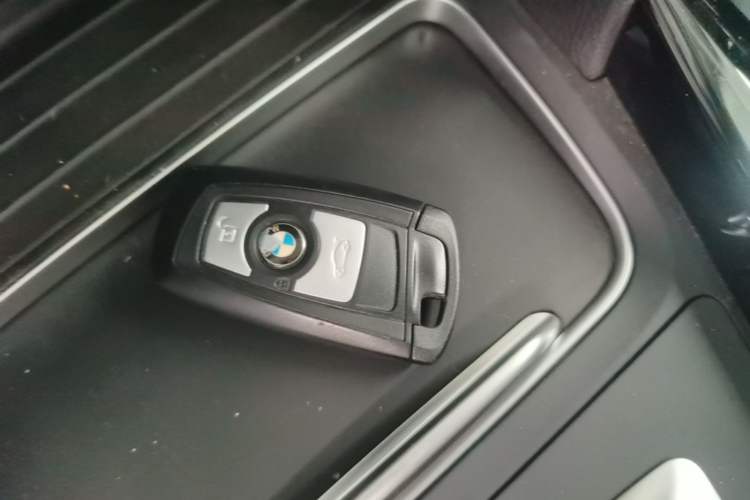 Used BMW 3 Series GT 2018 320i Sport Edition Vehicle Key