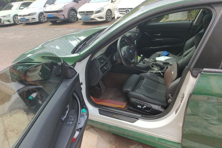 Used BMW 3 Series GT 2018 320i Sport Edition Driver Seat