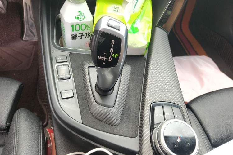 Used BMW 3 Series GT 2018 320i Sport Edition Gear Lever