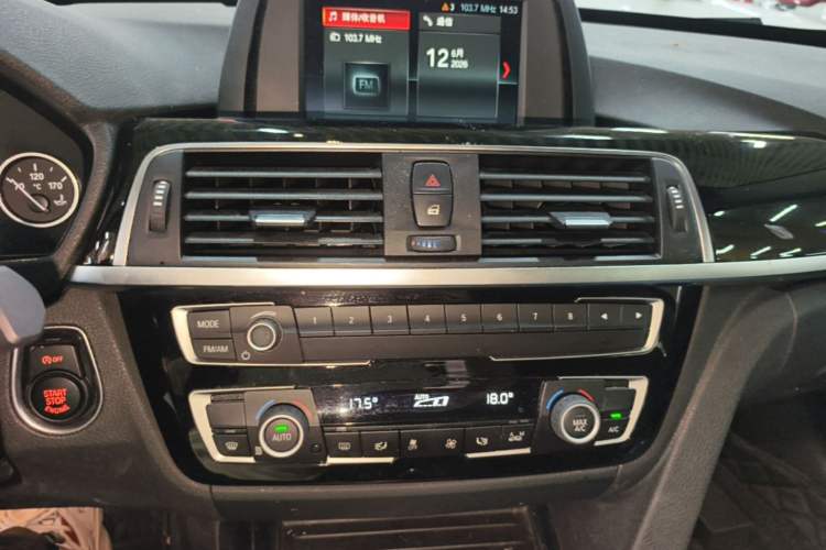 Used BMW 3 Series GT 2018 320i Sport Edition Audio And AC Panel