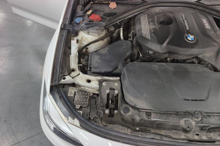 Used BMW 3 Series GT 2018 320i Sport Edition Engine Bay Right