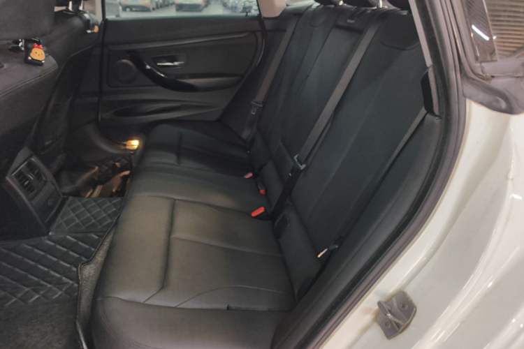 Used BMW 3 Series GT 2018 320i Sport Edition Left Rear Seat