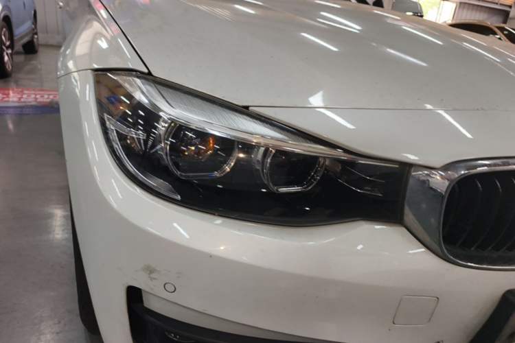 Used BMW 3 Series GT 2018 320i Sport Edition Right Front Headlight