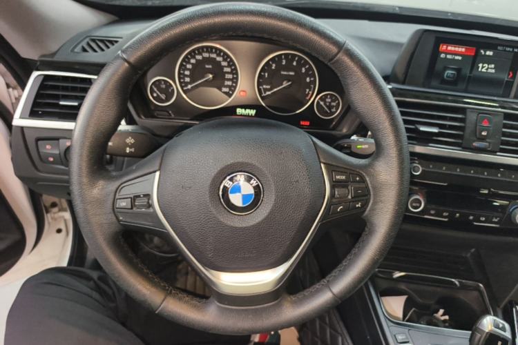 Used BMW 3 Series GT 2018 320i Sport Edition Steering Wheel