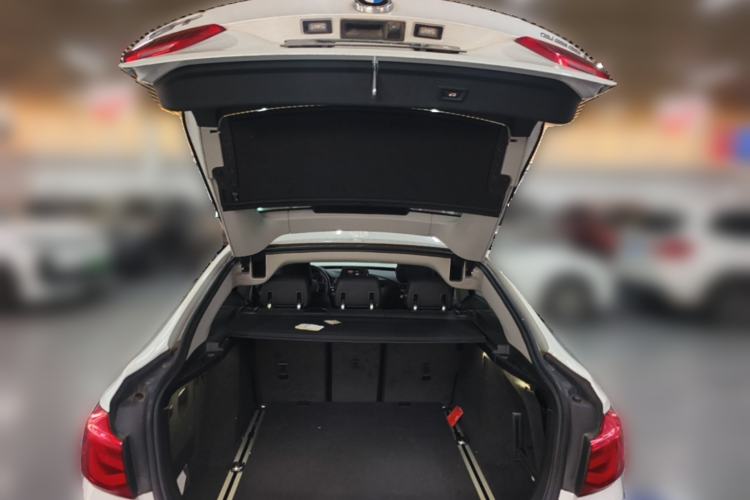 Used BMW 3 Series GT 2018 320i Sport Edition Trunk