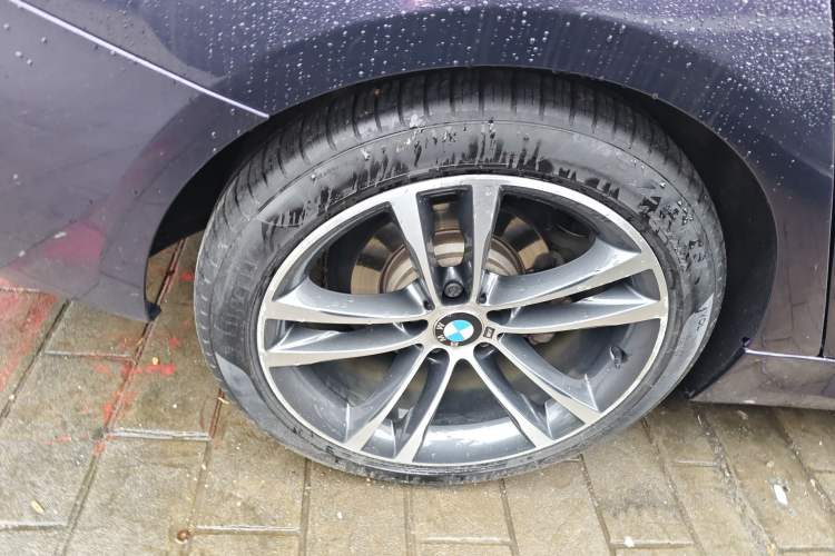 Used BMW 3 Series GT 2018 330i xDrive M Sport Edition Exterior 5
