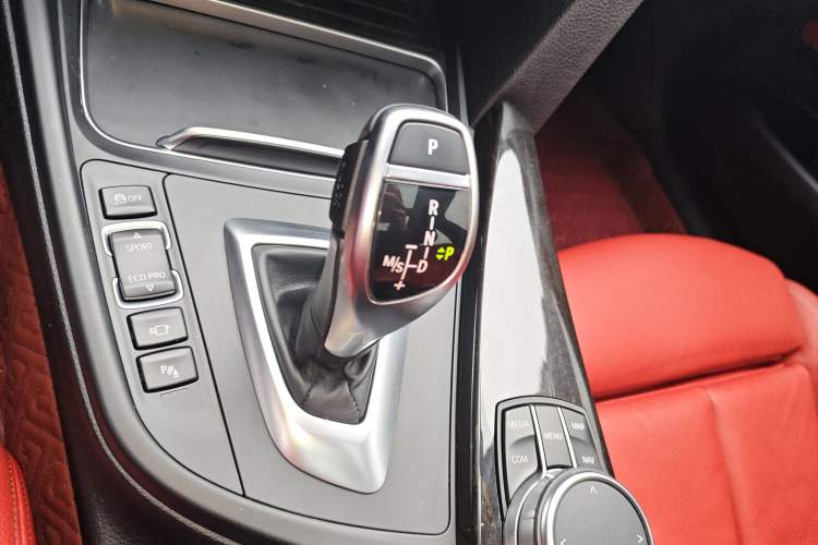Used BMW 3 Series GT 2018 330i xDrive M Sport Edition Gear Lever