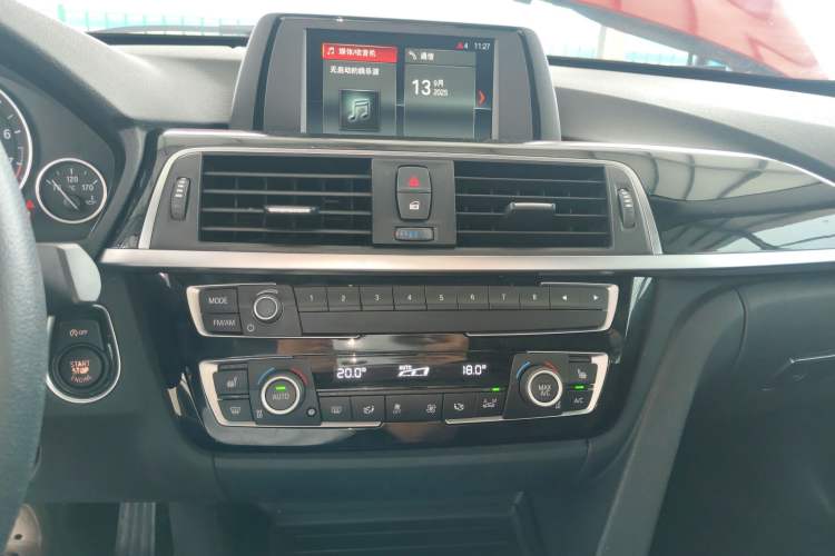 Used BMW 3 Series GT 2018 320i Sport Edition Audio And AC Panel