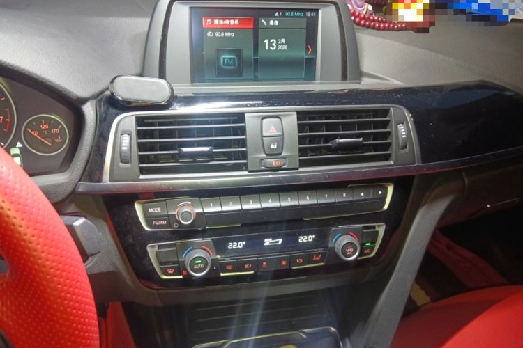 Used BMW 3 Series GT 2018 320i Sport Edition Audio And AC Panel
