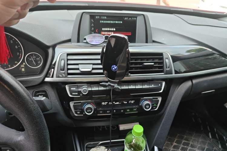 Used BMW 3 Series GT 2018 320i Sport Edition Audio And AC Panel