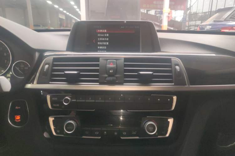Used BMW 3 Series GT 2018 320i Sport Edition Audio And AC Panel