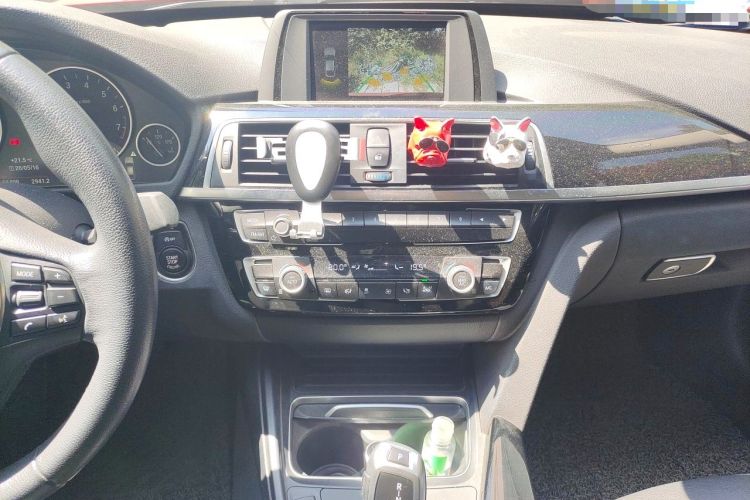 Used BMW 3 Series GT 2018 320i Sport Edition Audio And AC Panel
