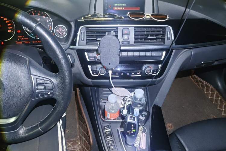Used BMW 3 Series GT 2018 320i Sport Edition Audio And AC Panel