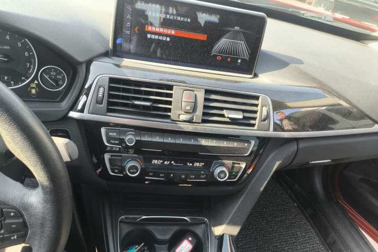 Used BMW 3 Series GT 2018 320i Sport Edition Audio And AC Panel