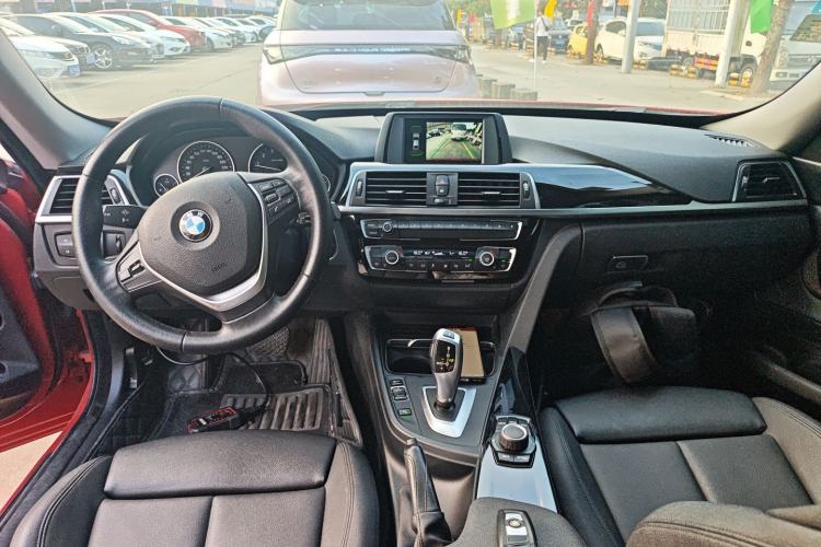 Used BMW 3 Series GT 2018 320i Sport Edition Center Console