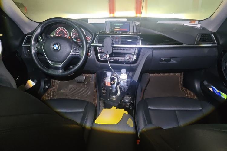 Used BMW 3 Series GT 2018 320i Sport Edition Center Console