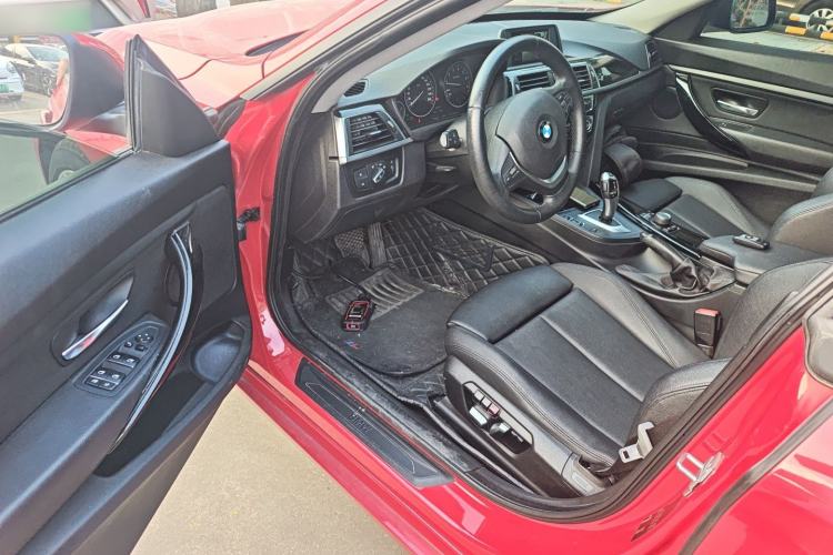 Used BMW 3 Series GT 2018 320i Sport Edition Driver Seat